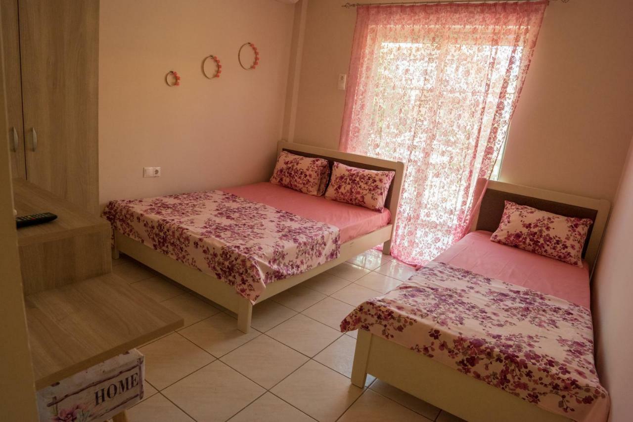 Villa Irini Olympiakí Aktí Buitenkant foto
